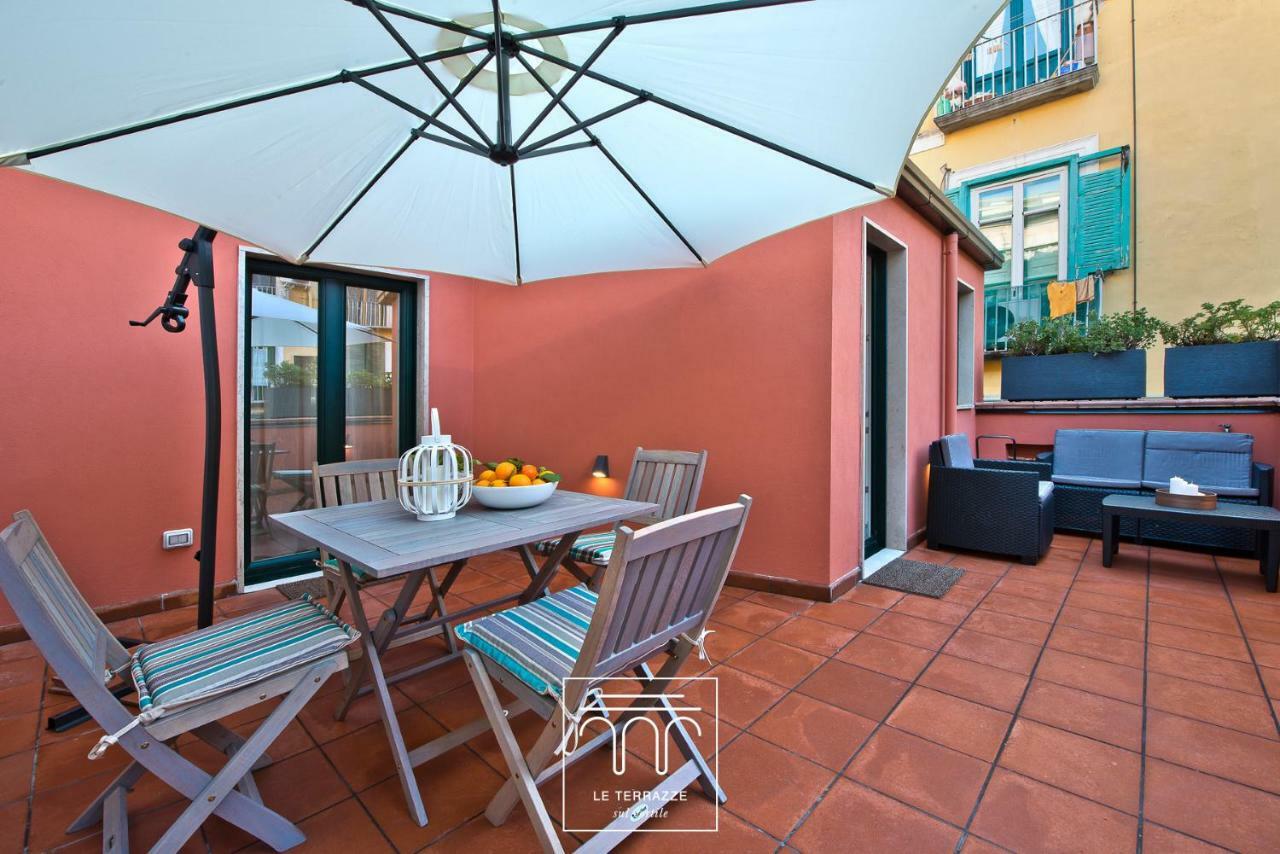 Le Terrazze Sul Cortile Apartment ซาแลร์โน ภายนอก รูปภาพ