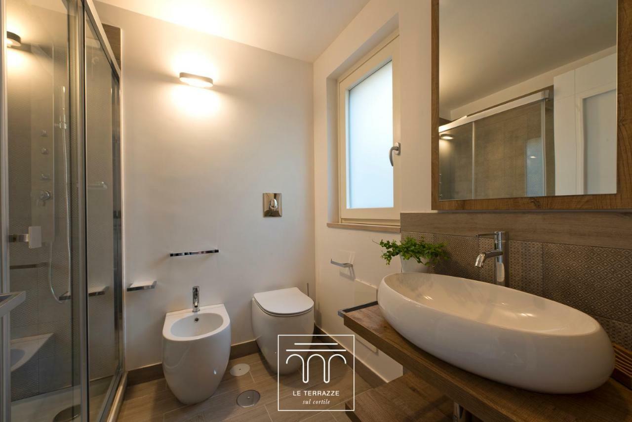 Le Terrazze Sul Cortile Apartment ซาแลร์โน ภายนอก รูปภาพ