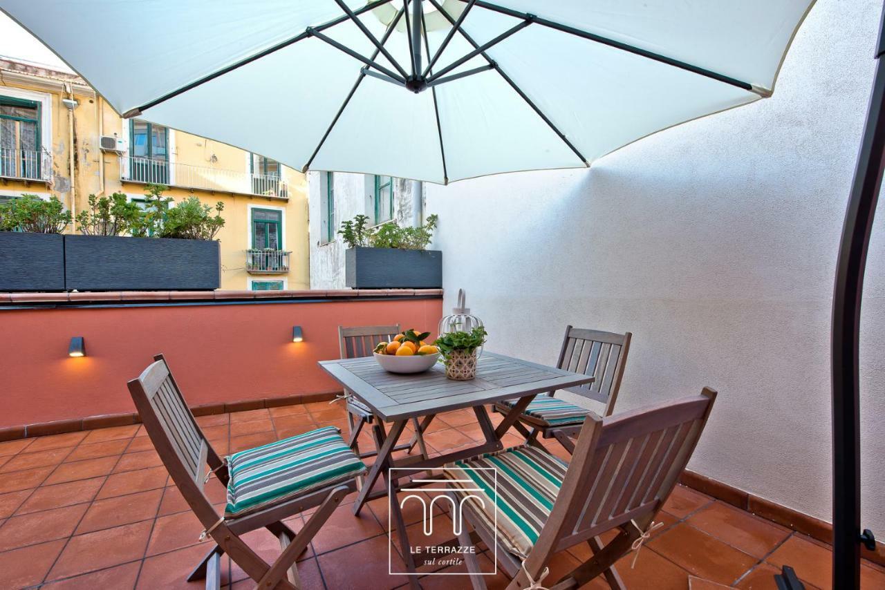 Le Terrazze Sul Cortile Apartment ซาแลร์โน ภายนอก รูปภาพ