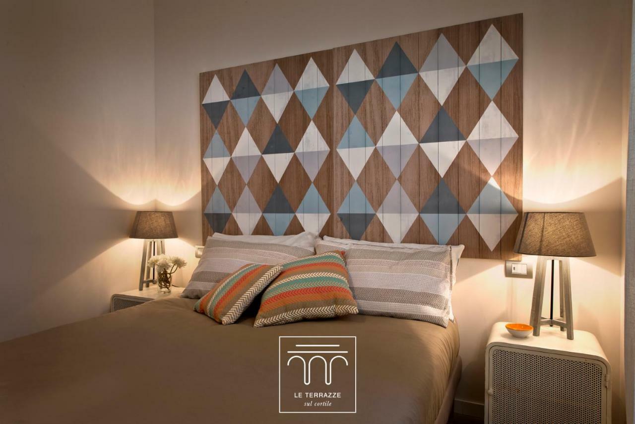 Le Terrazze Sul Cortile Apartment ซาแลร์โน ภายนอก รูปภาพ