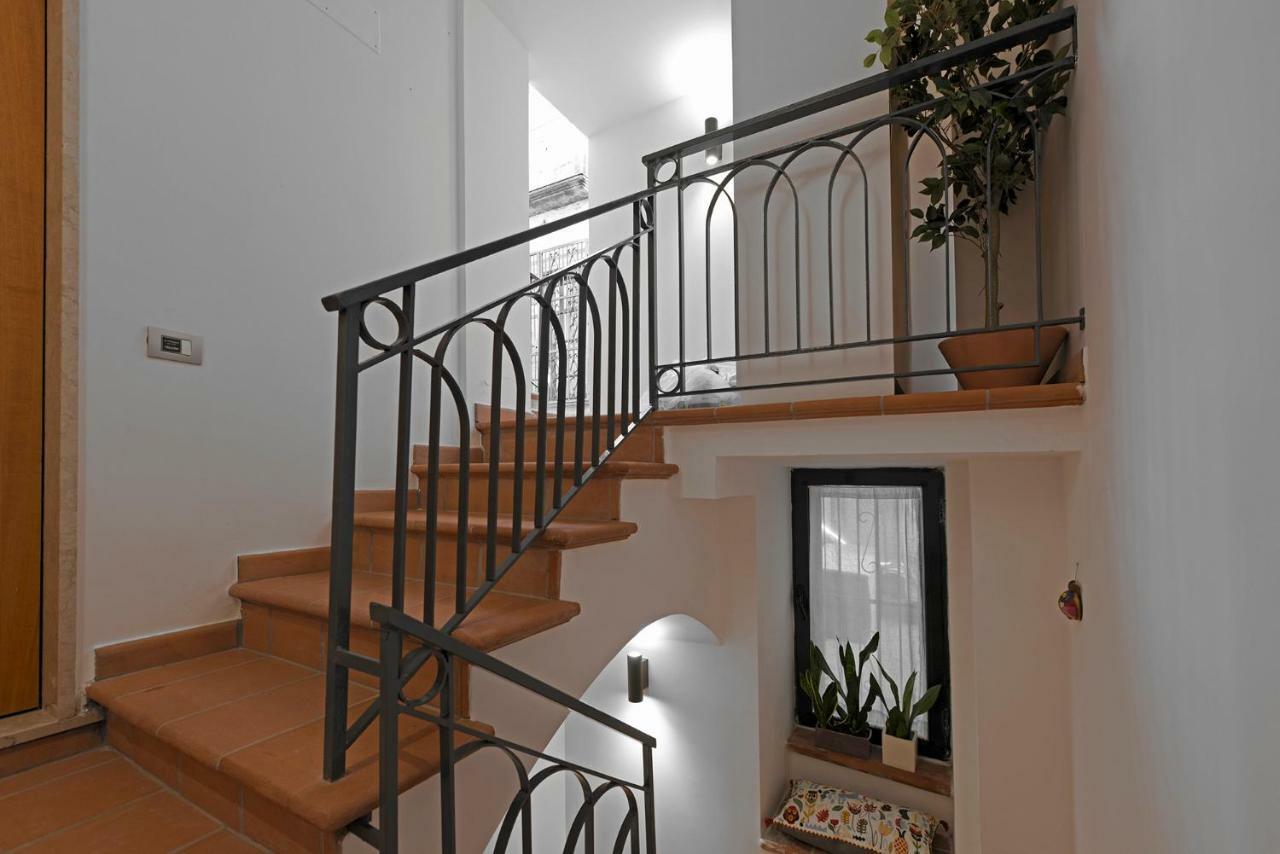 Le Terrazze Sul Cortile Apartment ซาแลร์โน ภายนอก รูปภาพ