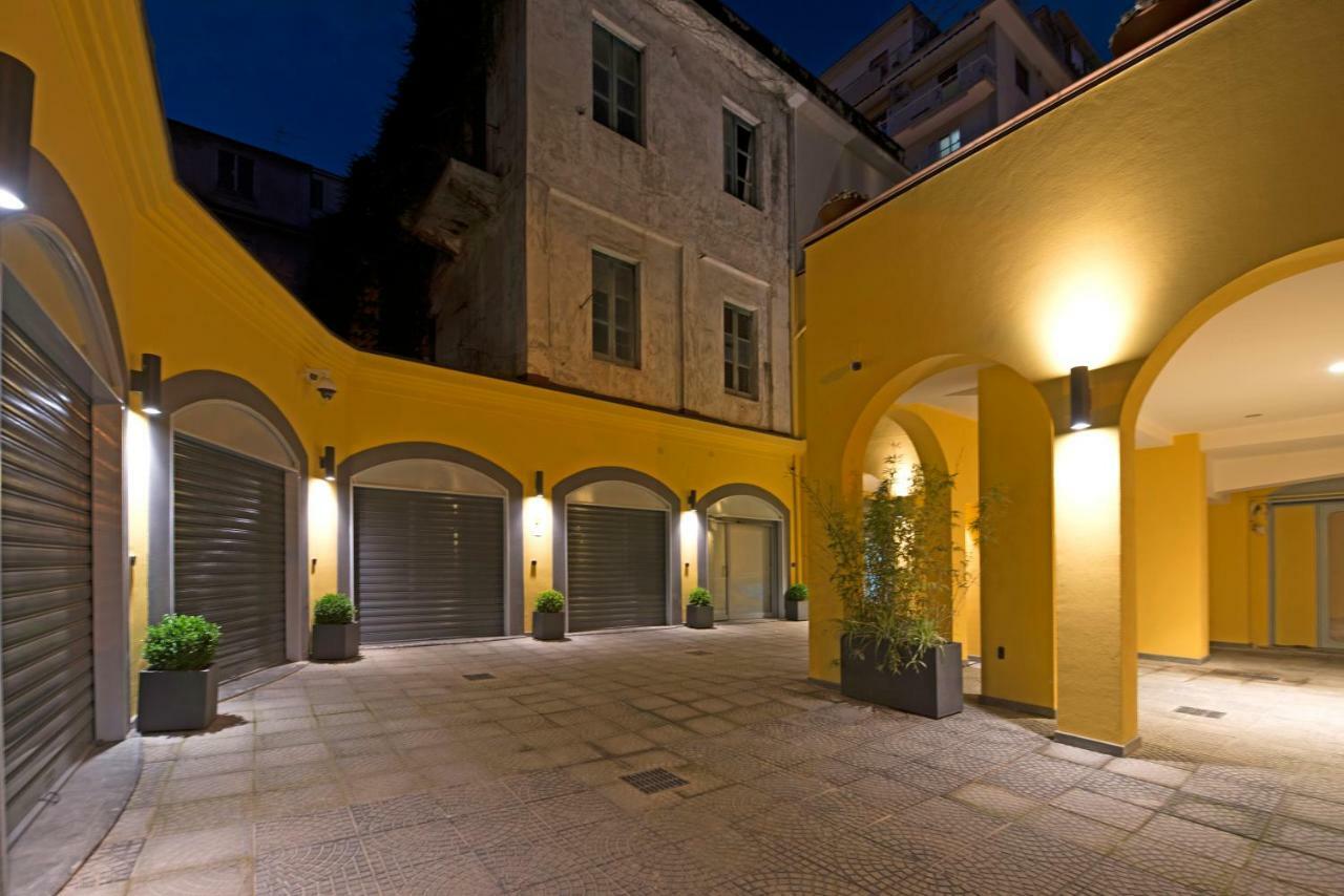 Le Terrazze Sul Cortile Apartment ซาแลร์โน ภายนอก รูปภาพ