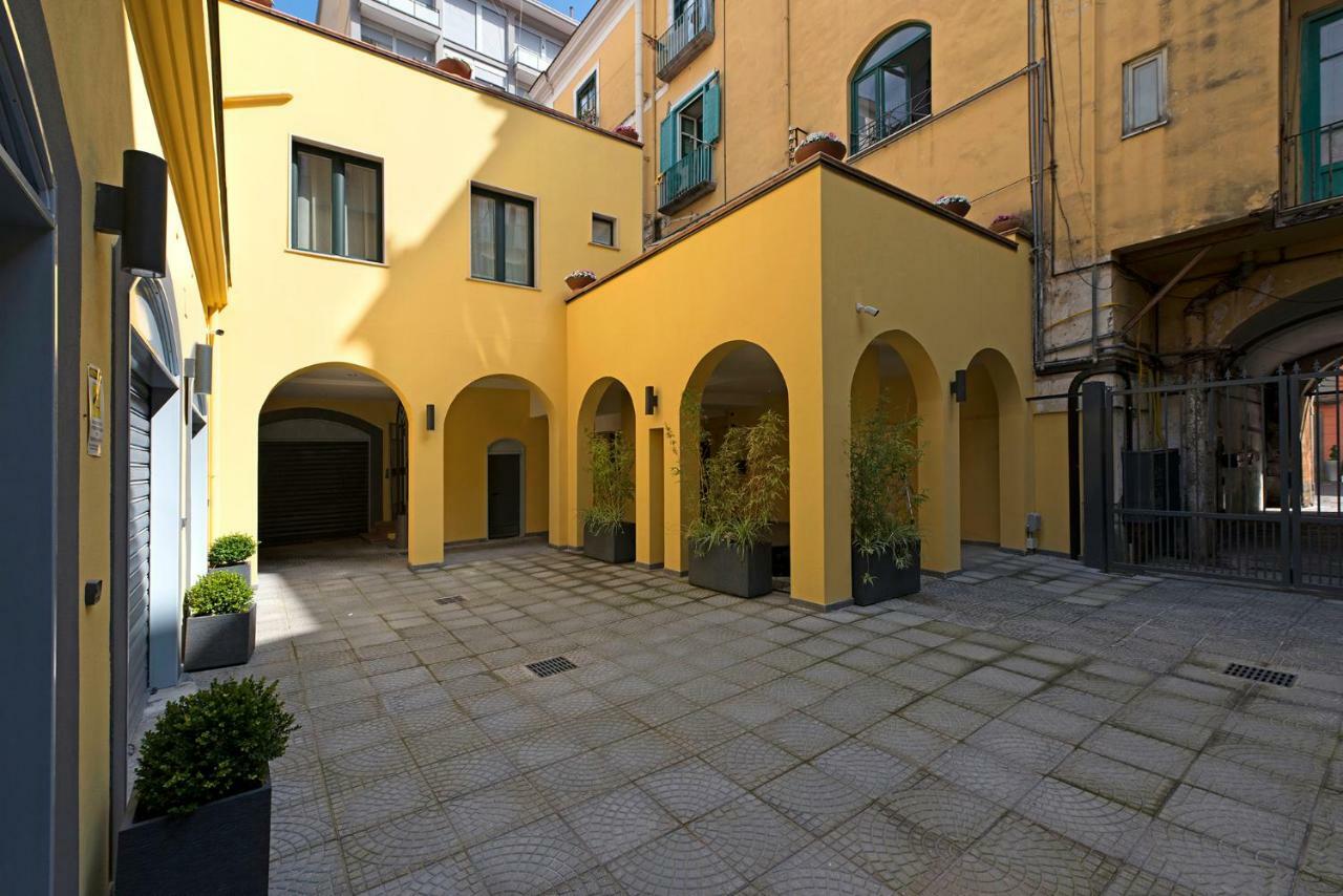 Le Terrazze Sul Cortile Apartment ซาแลร์โน ภายนอก รูปภาพ
