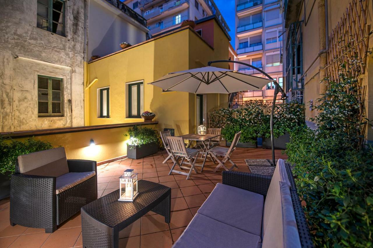 Le Terrazze Sul Cortile Apartment ซาแลร์โน ภายนอก รูปภาพ