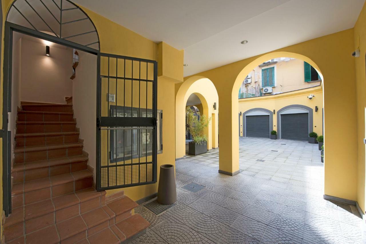 Le Terrazze Sul Cortile Apartment ซาแลร์โน ภายนอก รูปภาพ